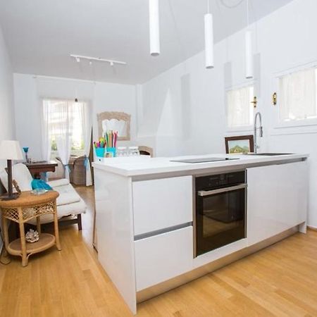 Apartamento Άνετη Διαμονή 100 Μέτρα Από Τη Θάλασσα - Βάρκιζα Vári Exterior foto